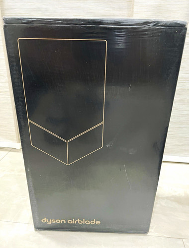 New sealed dyson - new, v